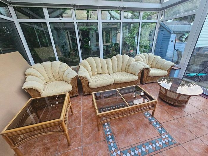 9 piece Conservatory/Sunroom Furniture set