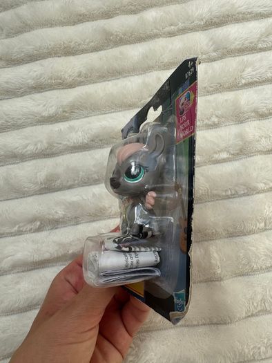 Littlest Pet Shop LPS 176 Llama Hattie Liyama damaged box Please see pictures