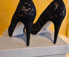 Beautiful Black Gold heels by Hobbs London, size 7