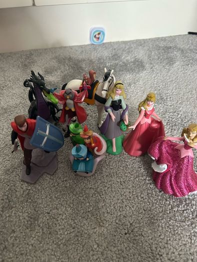 8 Sleeping Beauty Figurines