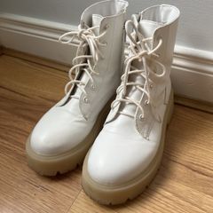 White lace-up boots UK 5