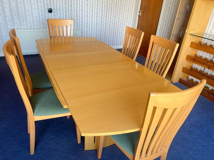 8-10 Oak Veneer Dining Table + 6 chairs