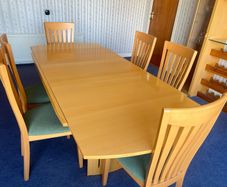 8-10 Oak Veneer Dining Table + 6 chairs
