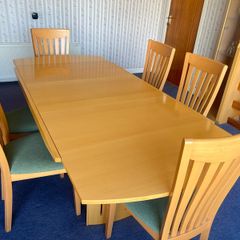 8-10 Oak Veneer Dining Table + 6 chairs