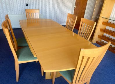 8-10 Oak Veneer Dining Table + 6 chairs