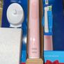Braun Oral B Pro 3 Electric Toothbrush Image 2