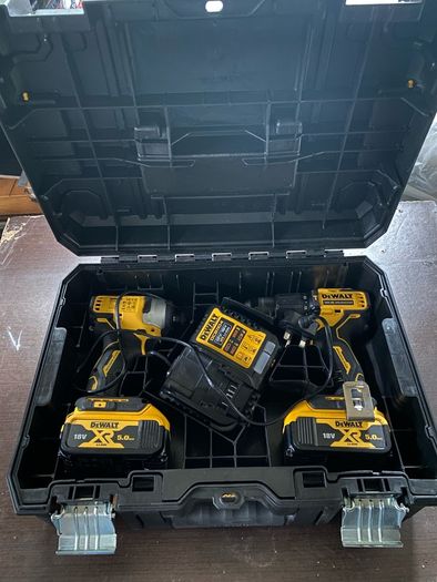 DeWalt professional 18V XR Brushless Twin Drill Set