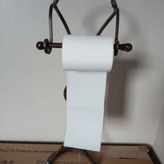 Free standing bathroom toilet holder