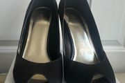 Kurt Geiger peep toe shoes - sz 39