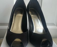 Kurt Geiger peep toe shoes - sz 39