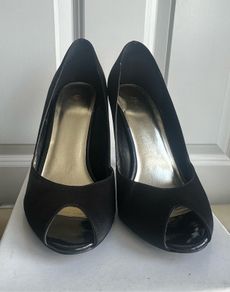 Kurt Geiger peep toe shoes - sz 39