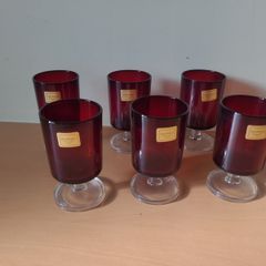 6 beautiful Luminarcs "Ruby Red Cavalier" wine glasses