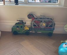 dinosaur hunting toy