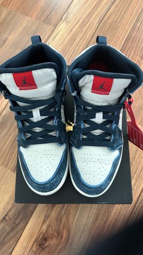 Nike Air Jordan trainers. Size 2.5uk/ 35eu.