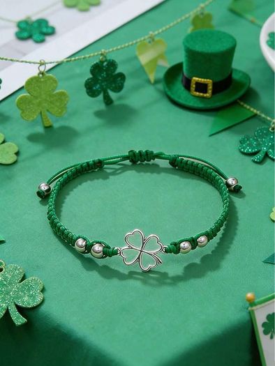 Beautiful St. Patrick's Clover Bracelet
