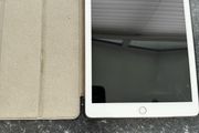 iPad 6 - Pink 32 GB (1 of 2)