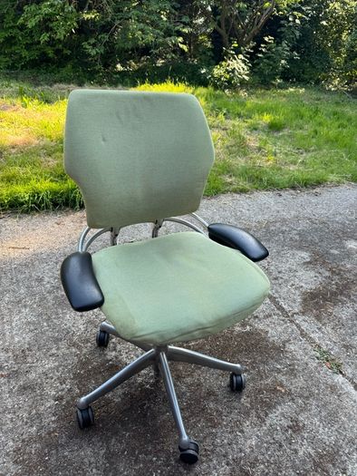 Humanscale Freedom, top range designer office chair