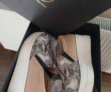 Kurt Geiger leather raised trainer/shoe Postage included