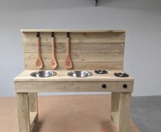 Children's Mud Kitchen