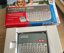 BERLITZ 9 Language Translator Portable Travel Accessory Tested/Working Boxed