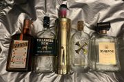 Decorative or collectible empty bottles vodka  whisky, gin, Irish whiskey Connemara whiskey Jameson powers ballantines Johnnie walkers TEELING disaronno Irishman Hennessy Drumshanbo Gunpowder Irish Gin vodka whiskey empt