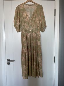 Kivari Dress size L