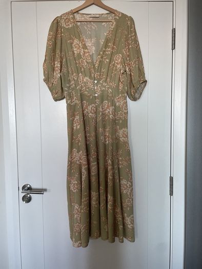 Kivari Dress size L