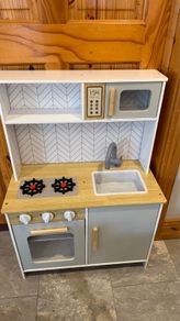 play kitchen