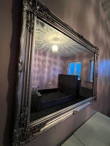 Elegant wall mirror & floating console table