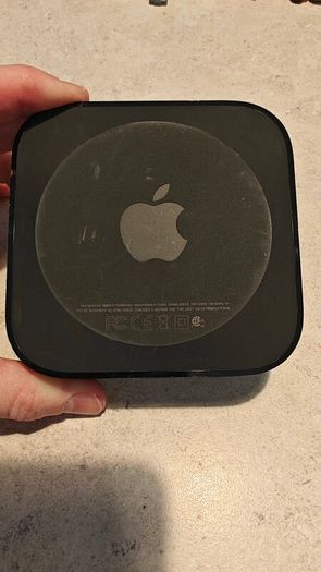 Apple TV HD 32GB (A1625) + Siri Remote (A2540)