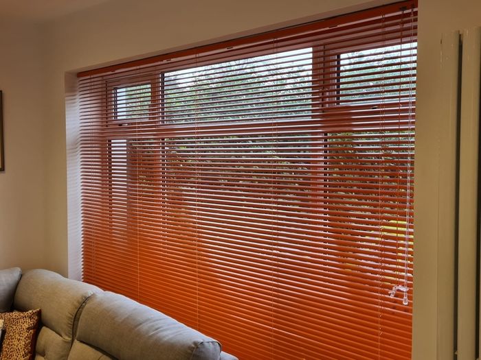 BRAND NEW Orange venetian blinds - alu (they're really cool!)