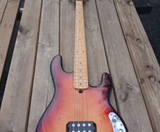 Bass guitar