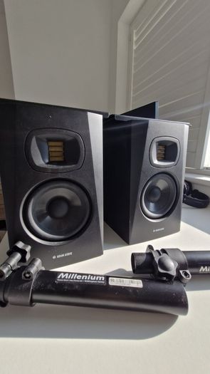 ADAM Audio T5V Desktop Stand Bundle