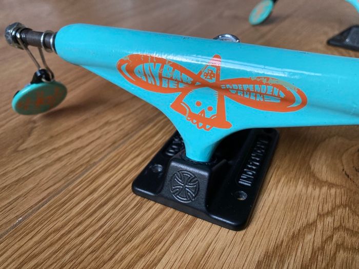Independent Forged Hollow Light 149 8.5 inch Skateboard Trucks