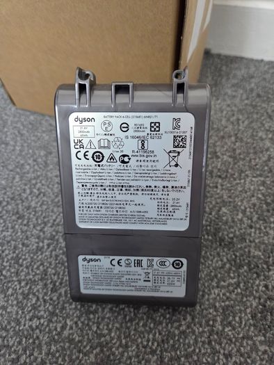 Replacement Dyson V8 vacuum battery E: Original Brand New