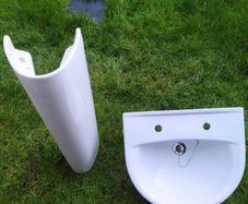 Basin, pedestal and waste basin