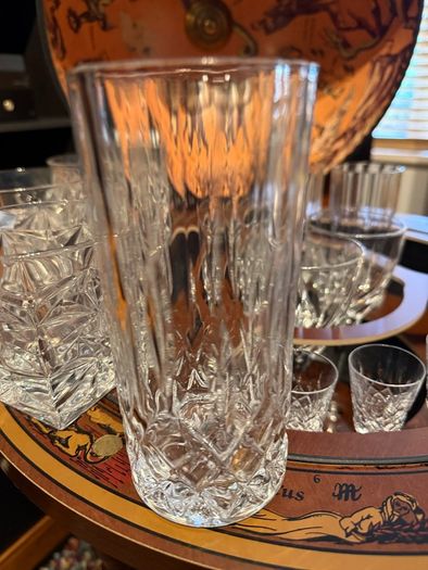 GLOBE BAR with Bohemia Crystal glassware / like NEW