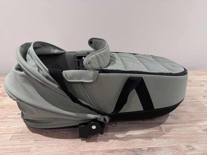 Babyzen YoYo (Stokke) Bassinet for Buggy/ Stroller Olive Green