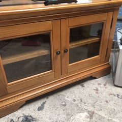 Solid oak corner tv unit excellent condition