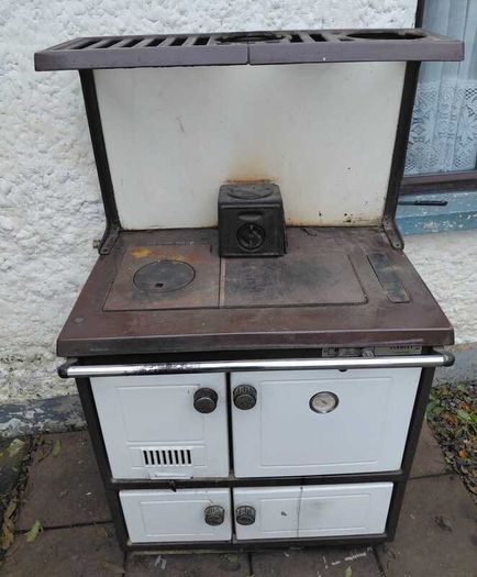 Stanley solid fuel cooker with back boiler