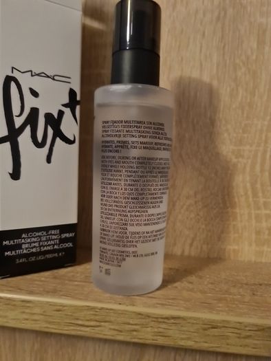 MAC Fix+ Alcohol Free Multitasking Setting Spray (100 ml).