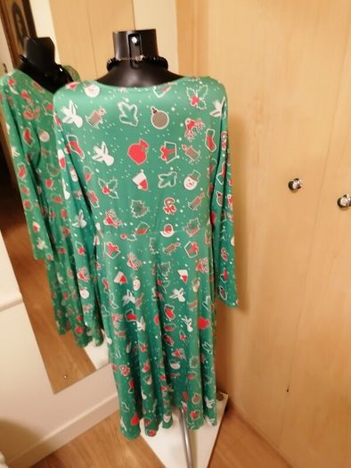 Women's Christmas Dress Reduced Nwot Size 18