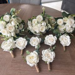 Bridesmaid Bouquets and Buttonholes