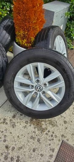 VW Caddy Highline Alloys with Good Tyres 5x112