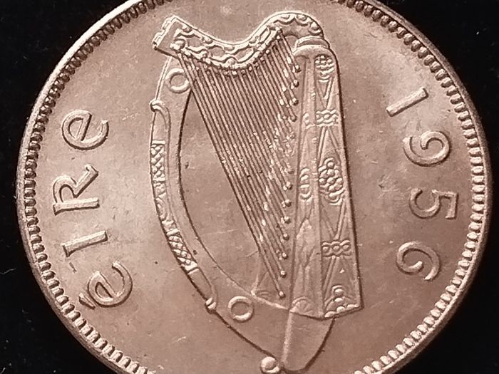 #244 - Ireland - 1956 - 6 Pence - KM.13a - UNC