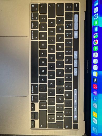 2022 M2 Chip MacBook PRO Retina display Mint condition