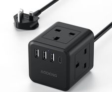 Extension Lead with 4 USB Slots, 4 Way (13A/3250W) Multi Plug Extension Cable, UK Desktop Power Extension Cord with Multi Socket, 1.5M Extension Cable (black, 1.5M)