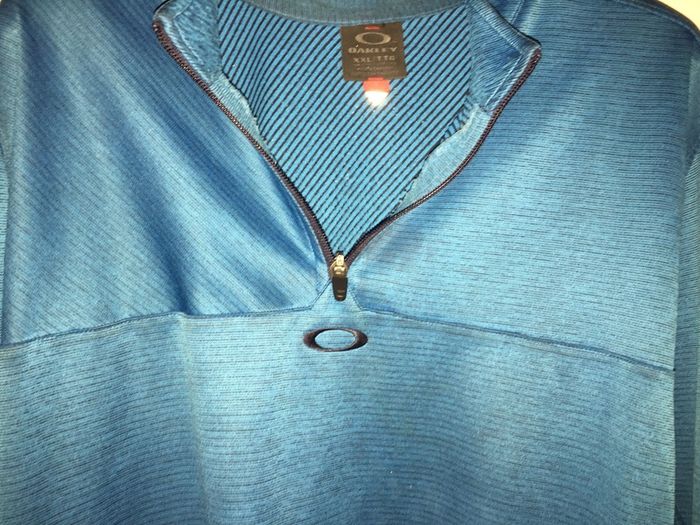 Oakley training Top with zip size xxl
