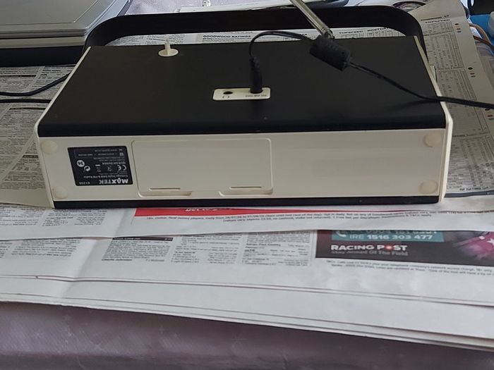 MAXTEK Vintage Style DAB & FM Radio, Model 61250, in excellent condition and working perfect
