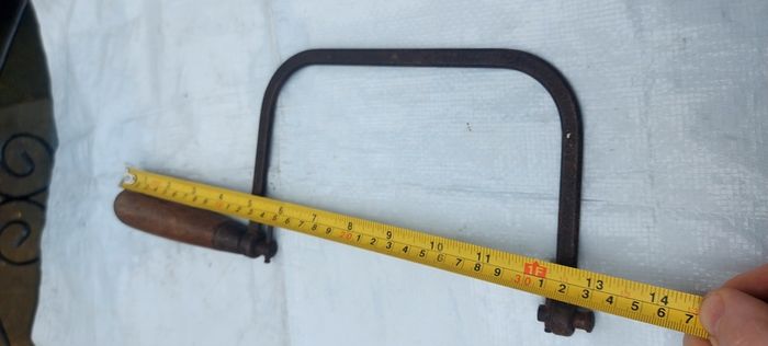 Vintage coping saw,,used condition, see pictures for condition, buyer collects or pays postage thank you sold as is,